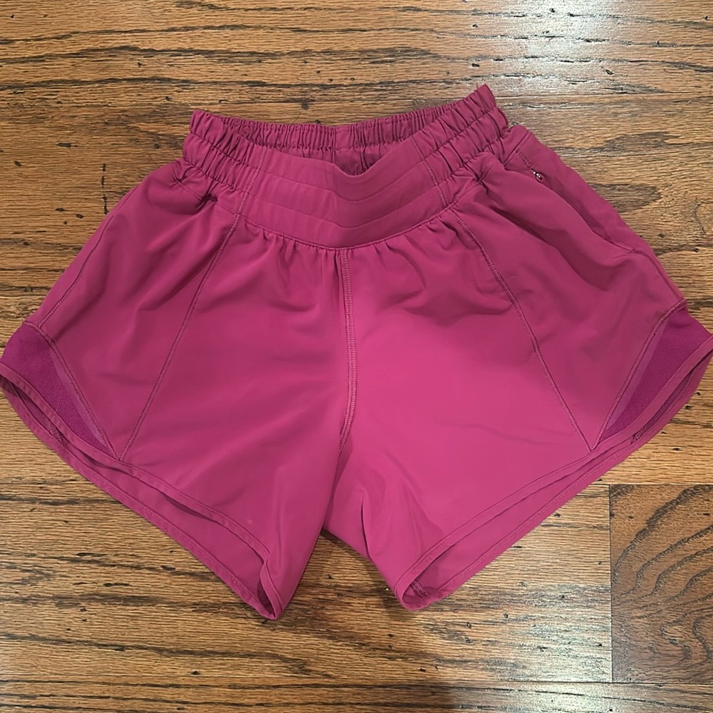used lululemon shorts 4 inch size, in great condition